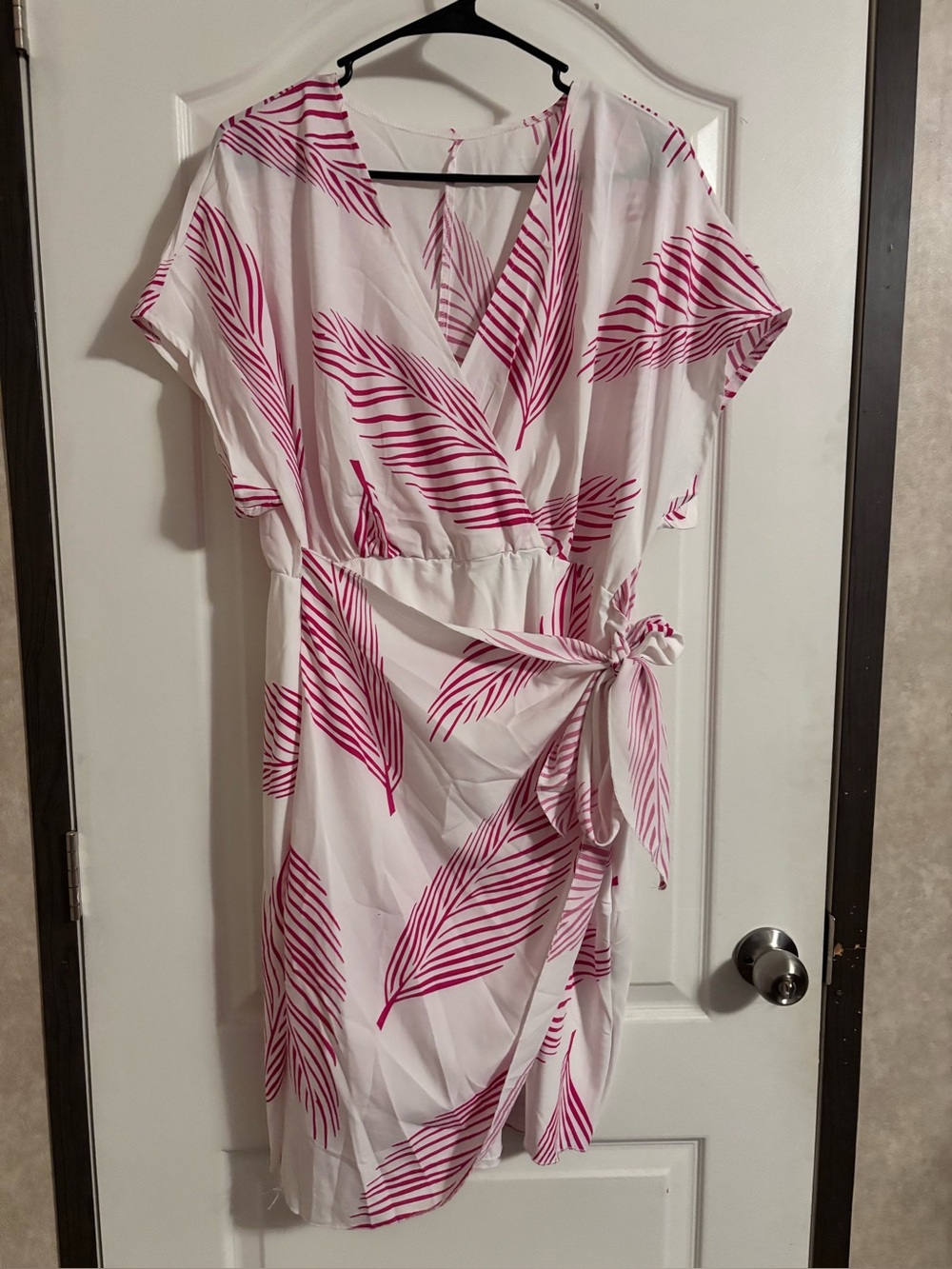 Source Unknown White Midi Wrap Dress with Pink Leaf Print